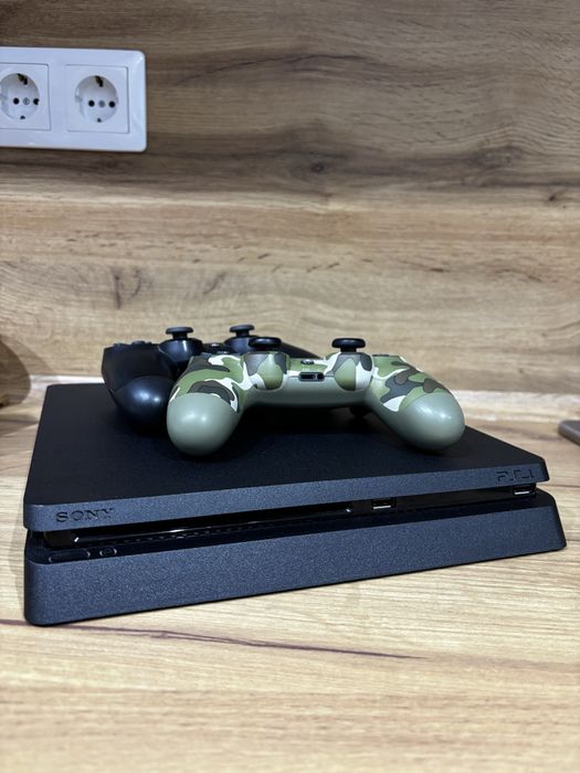 Play Station 4 slim