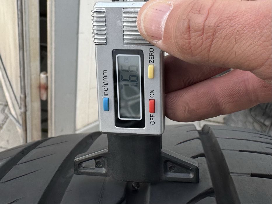 2 бр. Почти Нови Летни Гуми Hankook 245/45/18 7.7мм