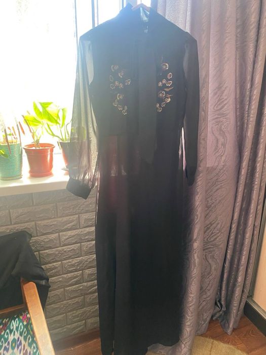 Продаётся красивое вечернее платье размер m, s