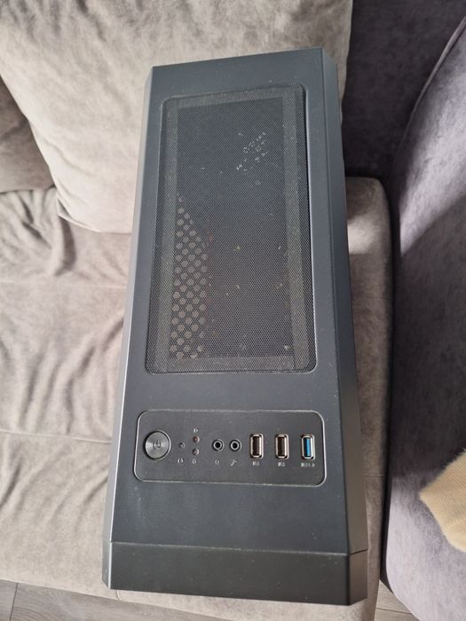 Геймърски компютър | RX 580 8GB | 32GB RAM | 256GB SSD | 1TB HDD |