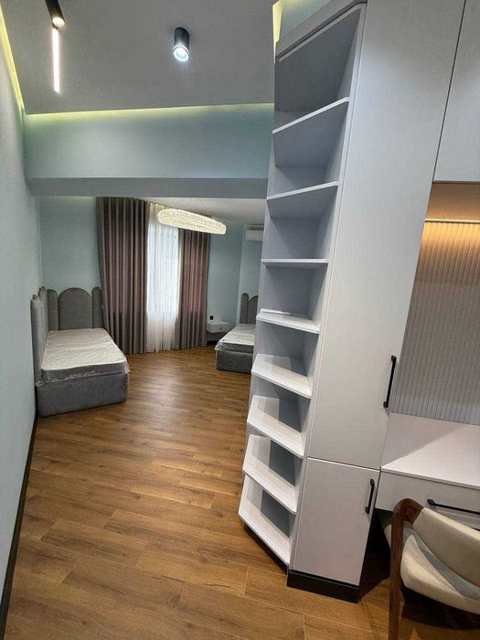 Продаётся стильная 4-комнатная квартира |178 кв.|4 этаж|