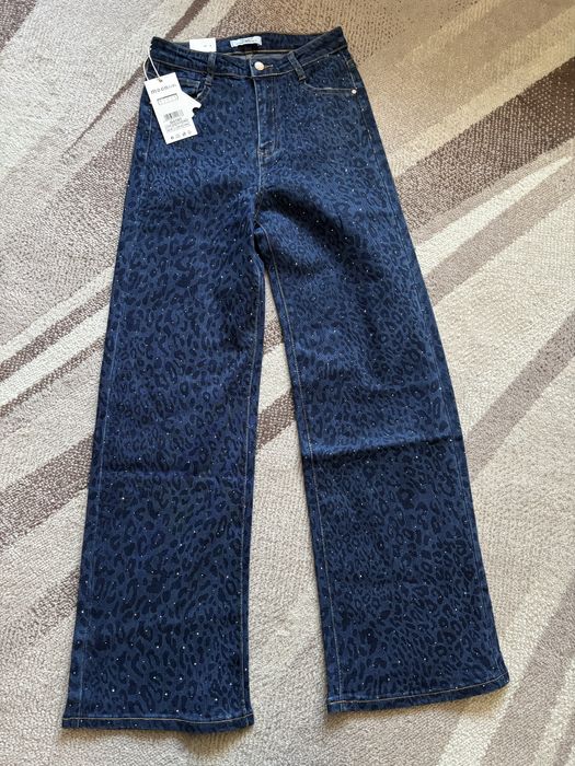 Дамски сини дънки с камъчета