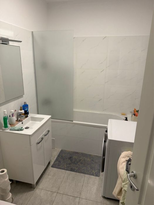 Inchiriez apartament !