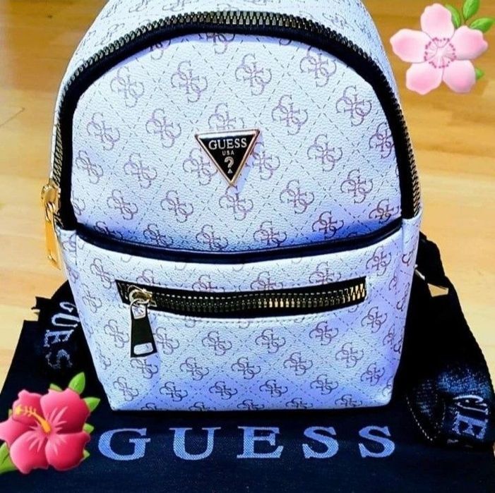 Rucsac Guess,feronerie metalica inscriptionata, saculet, etichetă