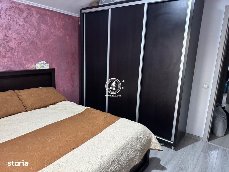 Apartament 2 camere de vanzarea, decomandat, loc de parcare inclus - V