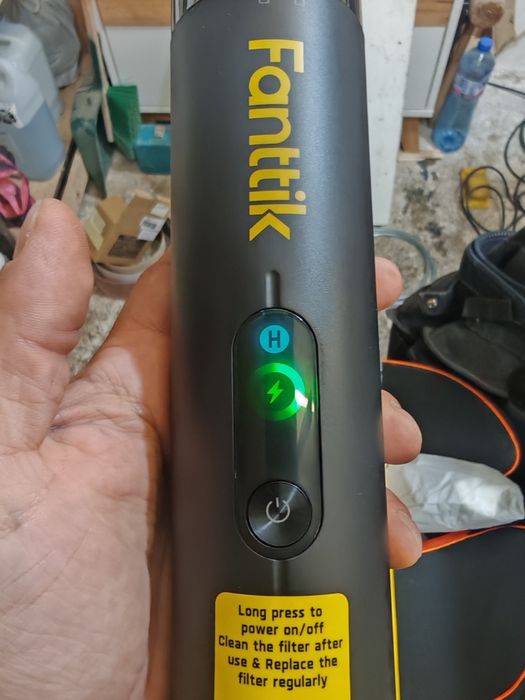 Fanttik Slim V10 Apex – безжична 4-в-1 мини прахосмукачка