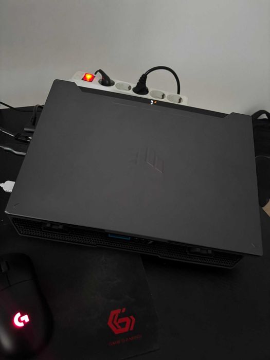 Vând laptop ASUS TUF Gaming F15