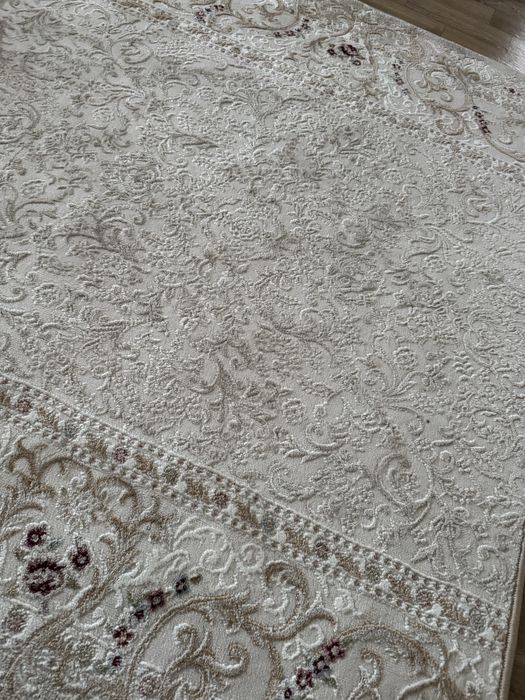 Продам светлый Ковер 2.5/1.5