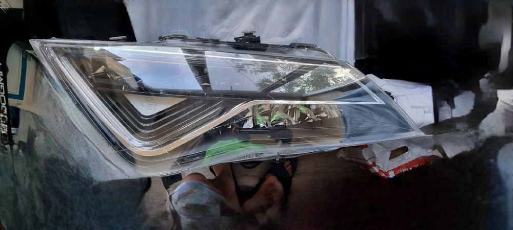 Десен, оборудван LED фар за сеат леон (Seat Leon)