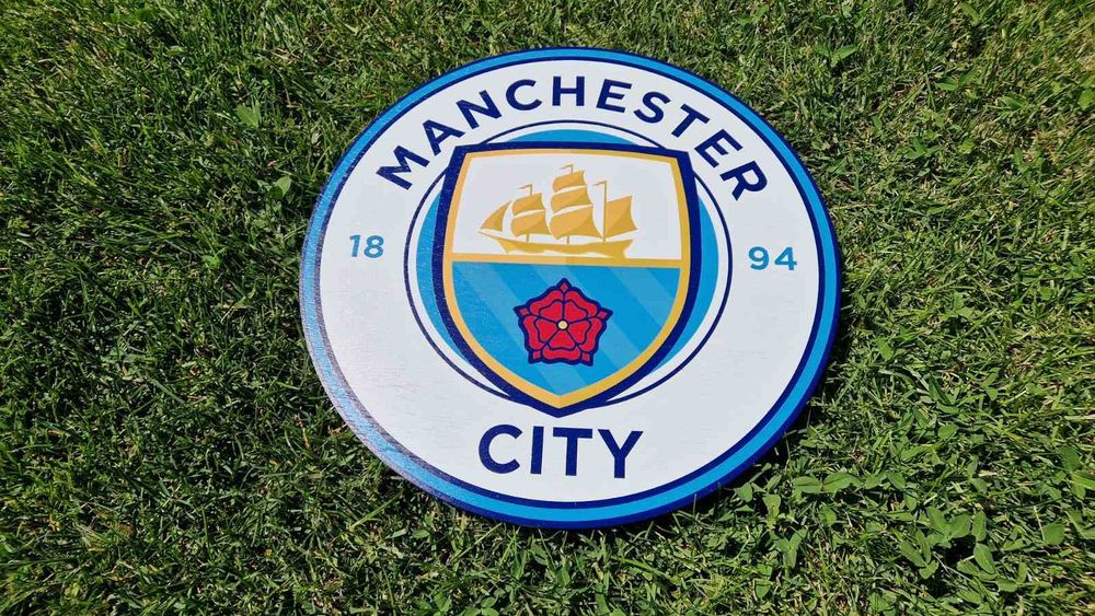 Дървена Футболна Емблема