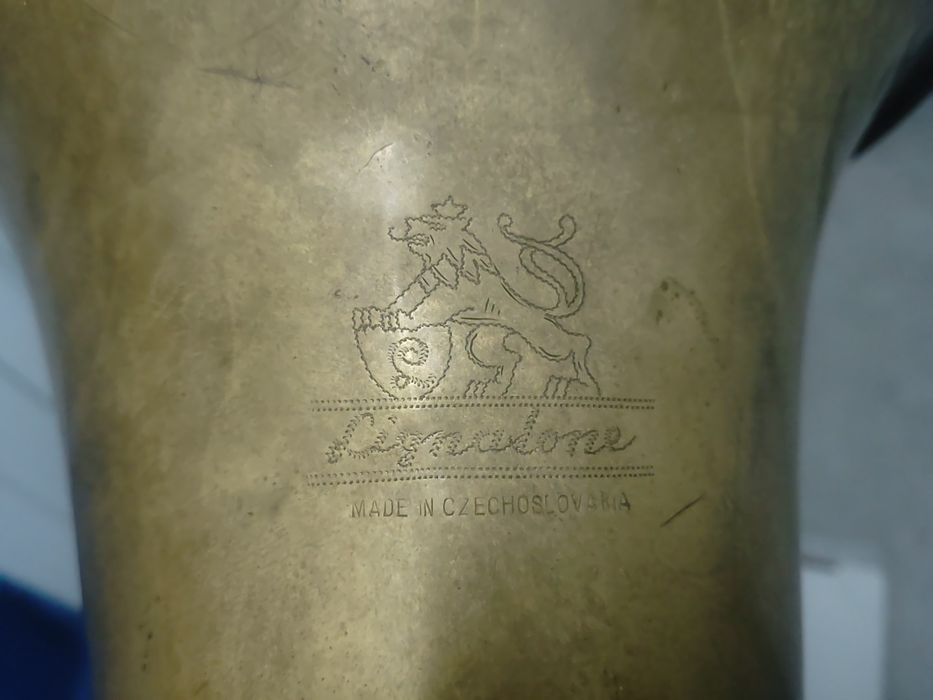 Цитра ,китара електрическа, бас флигорна, тромпет  и. цигулка.