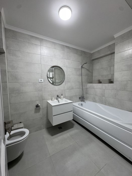 Inchiriez apartament!
