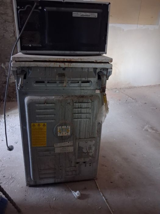 Frigider aprope nou + aragaz + cuptor