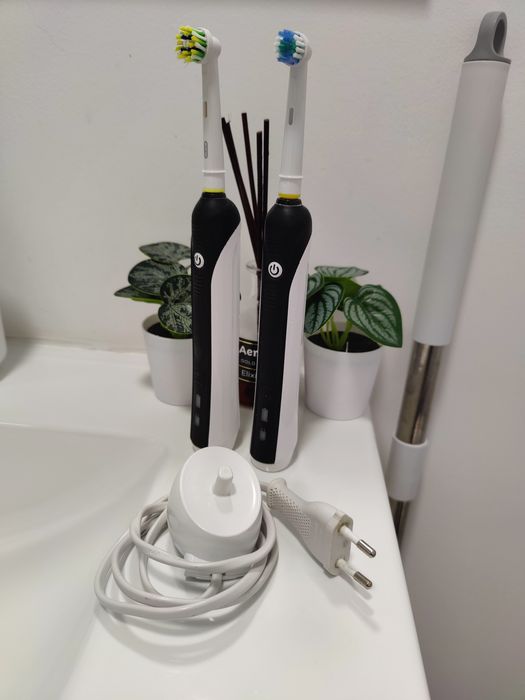 Set Periuțe de dinți electrice Oral B