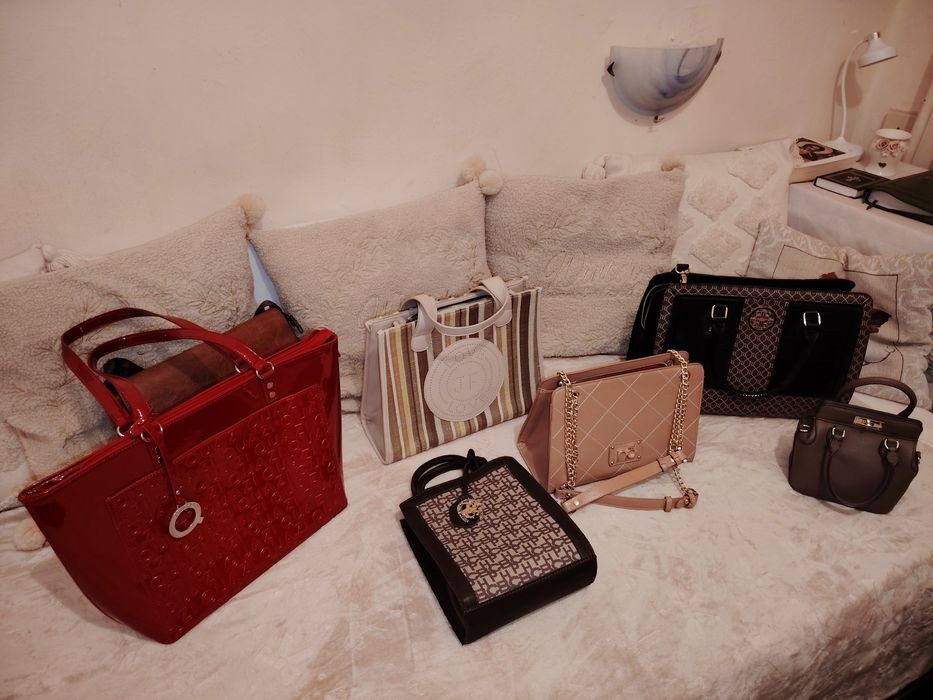 Всички чанти за 80 евро.Нови