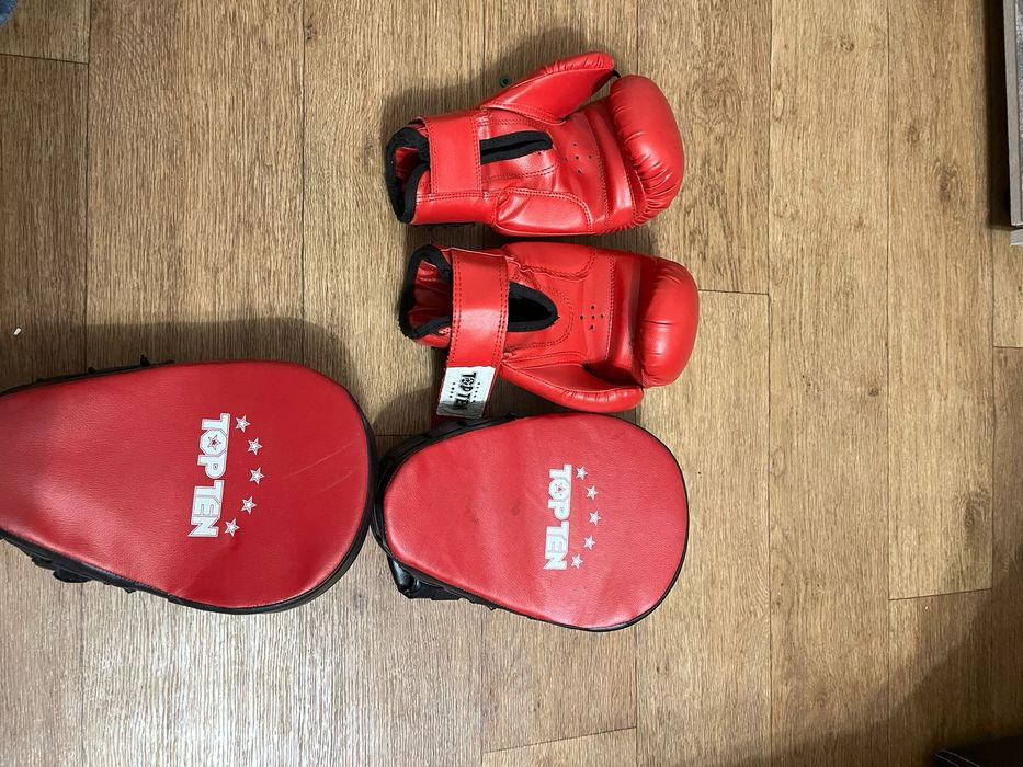 Боксёрские перчатки и лапы