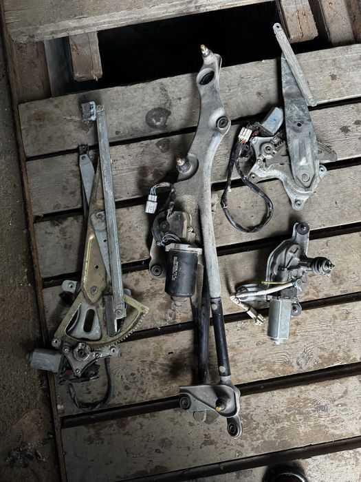 Запчасти на lexus RX 300