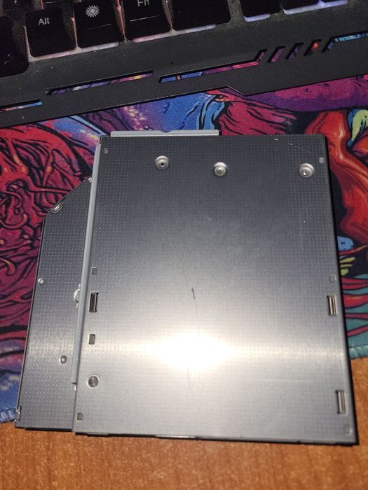 Cititor de CD/DVD de laptop