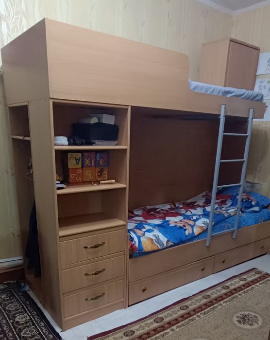 Продам двухъярусную кровать