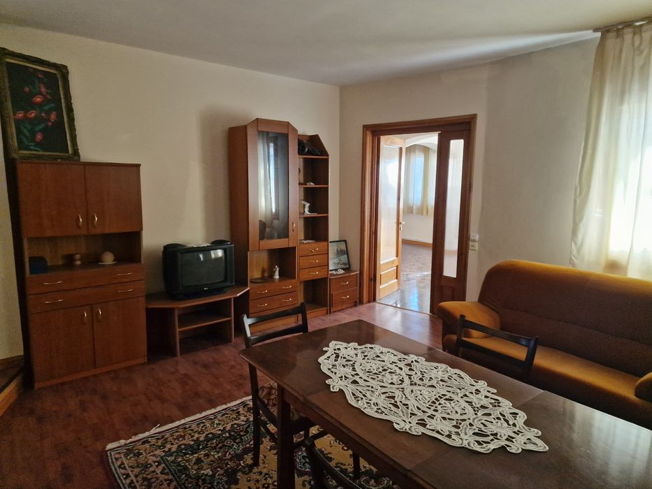 Vand casa in comuna Ghidigeni