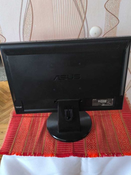 Монитор ASUS 20" (1680x1050) с вградени тонколони – Перфектен за офис