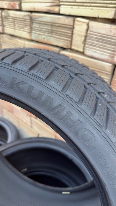 Зимни гуми 245/35 19” Kumho
