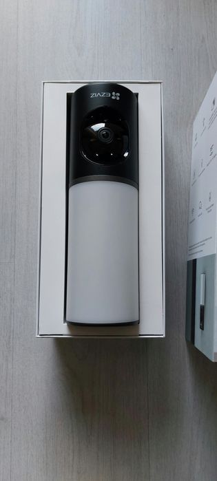 EZVIZ LC3 2K+ Smart Security Light Camera с 32GB вградена памет