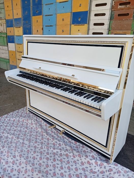 Пианино сотилади.