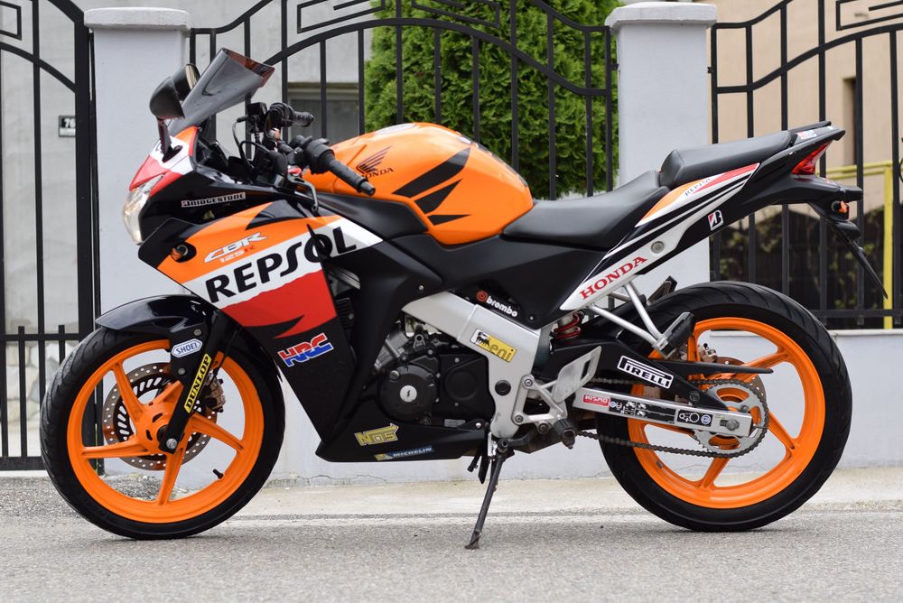HONDA CB 125F 125R IMPECABILA Imp Germania! ( CBF 16 ani A1 CBR YZF )