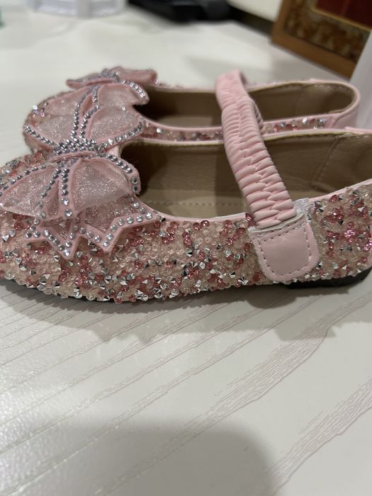 Обувь на девочку