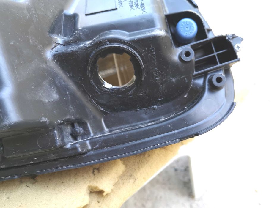 Оригинален халоген Ляв Десен  Mitsubishi Eclipse Cross