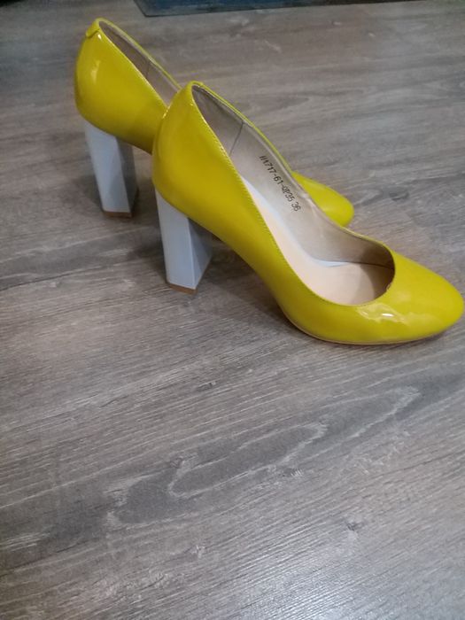 Женские туфли 36 р( лак кожа)