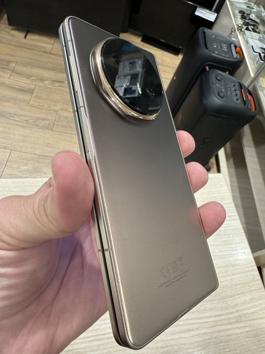 Honor Magic V5 512gb / 16gb ram