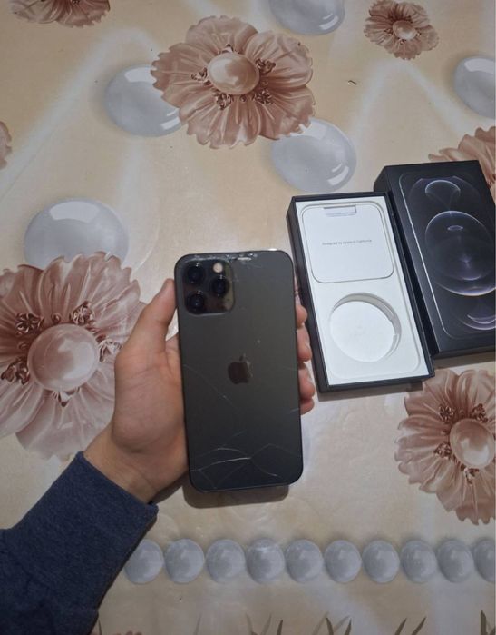 Iphone  12 pro max. 256 gbli