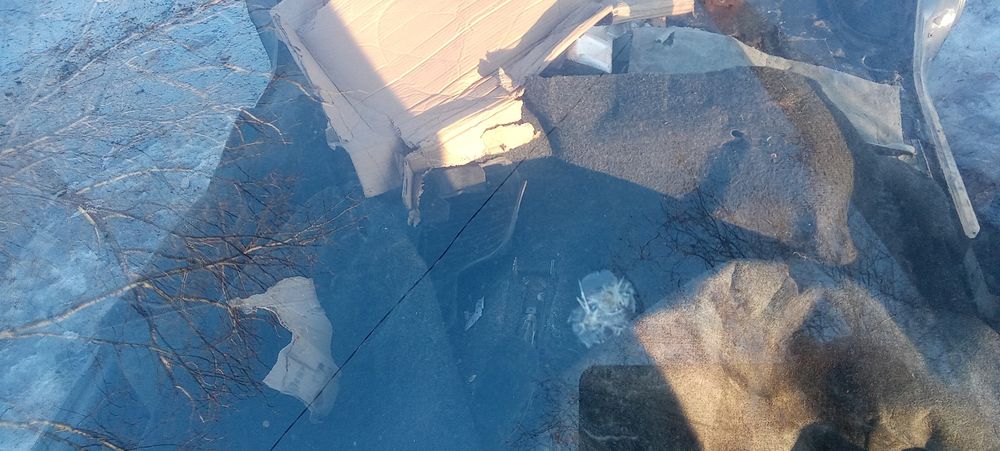 Лобовое стекло .