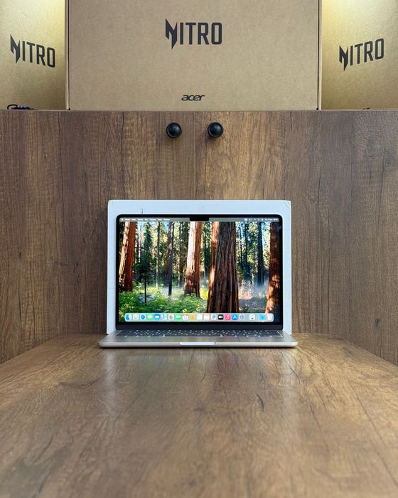 Ноутбук Apple MacBook Air 13 / M4 / 16GB / 512GB