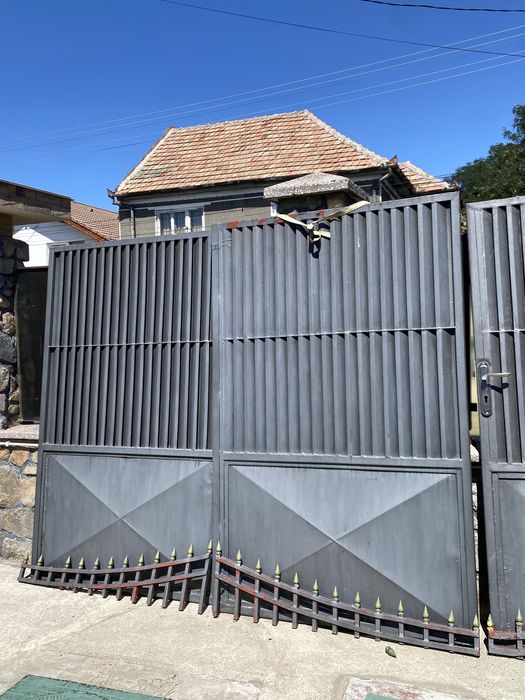 Poartă metalică