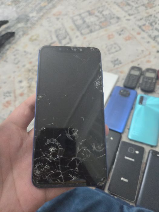 Старые телефоны на запчасти