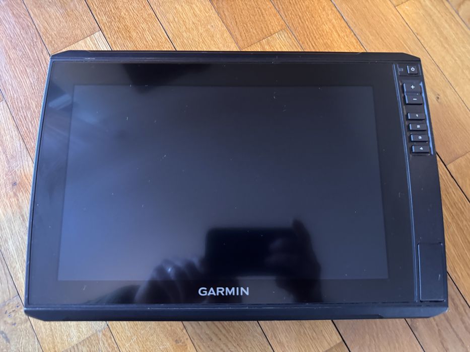 Sonar Garmin Echomap Ultra 122SV