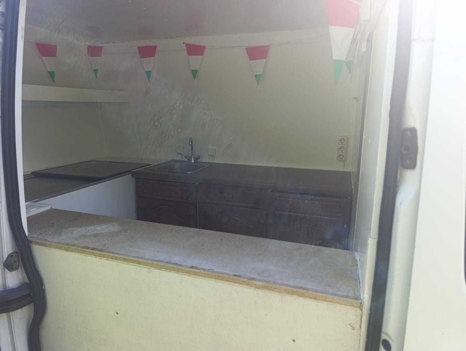 Сладоледен бус, готов за работа