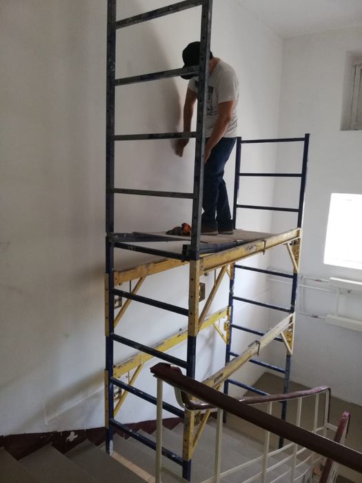 Аренда строительных лесов. Строительный леса. Строительная вышка