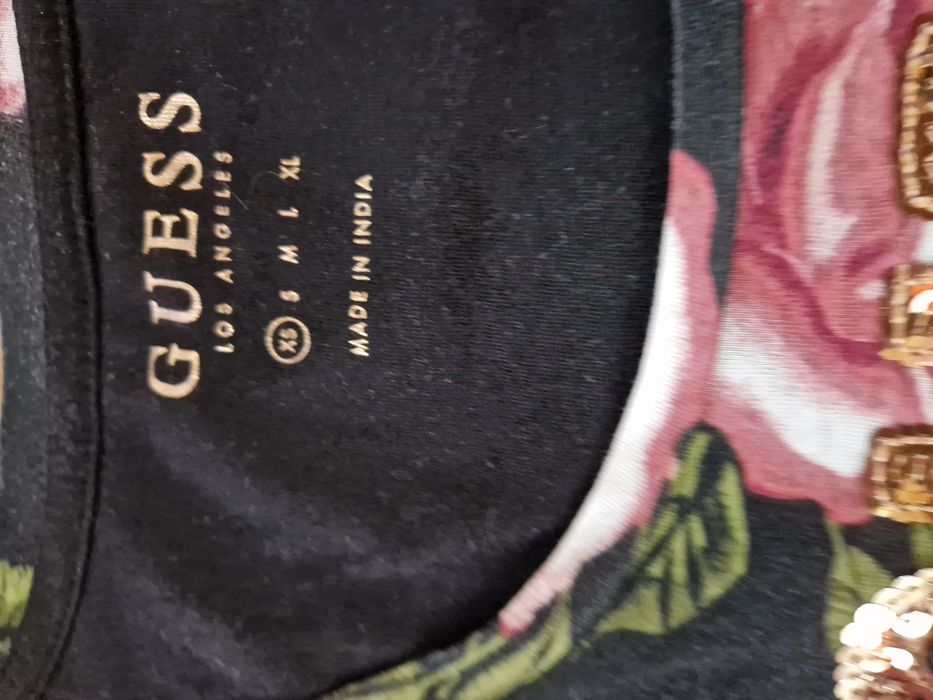 Tricou GUESS la doar 35 lei