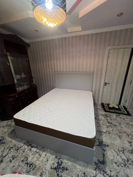 Спальня кровать матрас