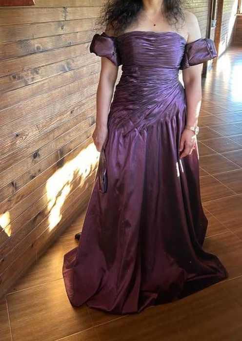 Стилна дълга рокля с чантичка