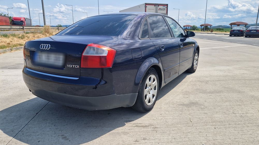 AUDI A4 2004 — imagine 4