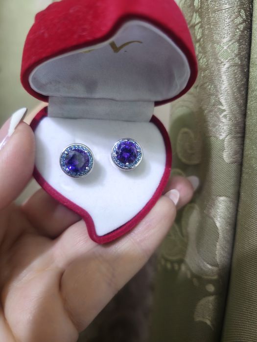 Продаются серьги