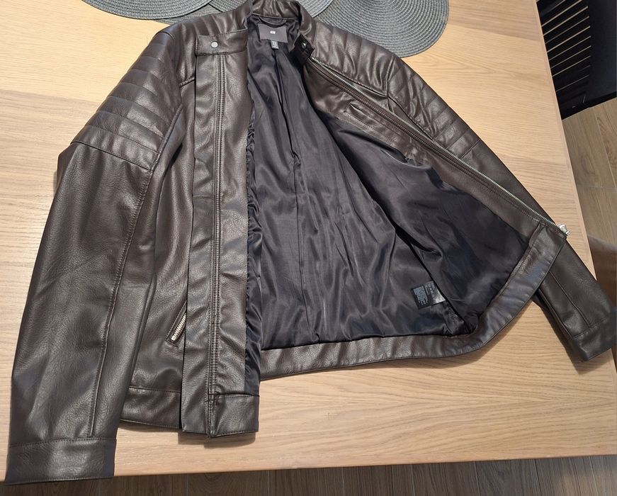 Vând geacă piele ecologică maro nouă H&M