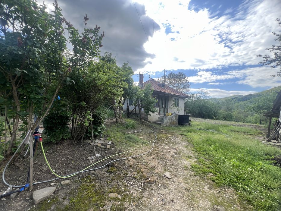 casa de vanzare in apropiere de valeni de munte