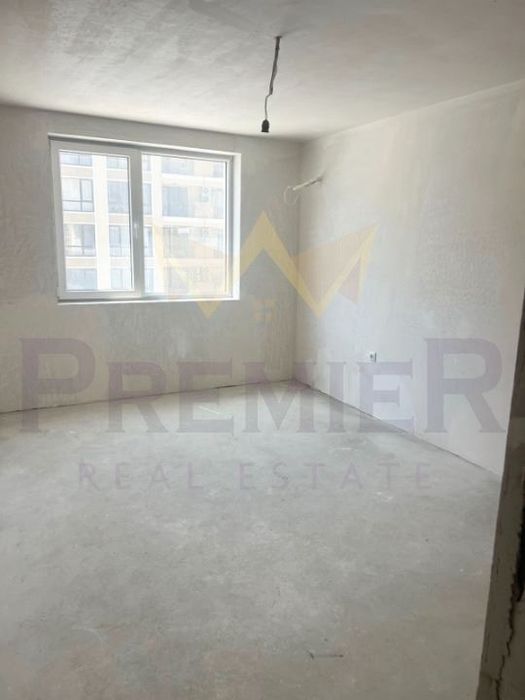 Продава се Двустаен апартамент в Варна, Възраждане 1 - 77 кв.м за 1741 €/кв.м - Снимка #2