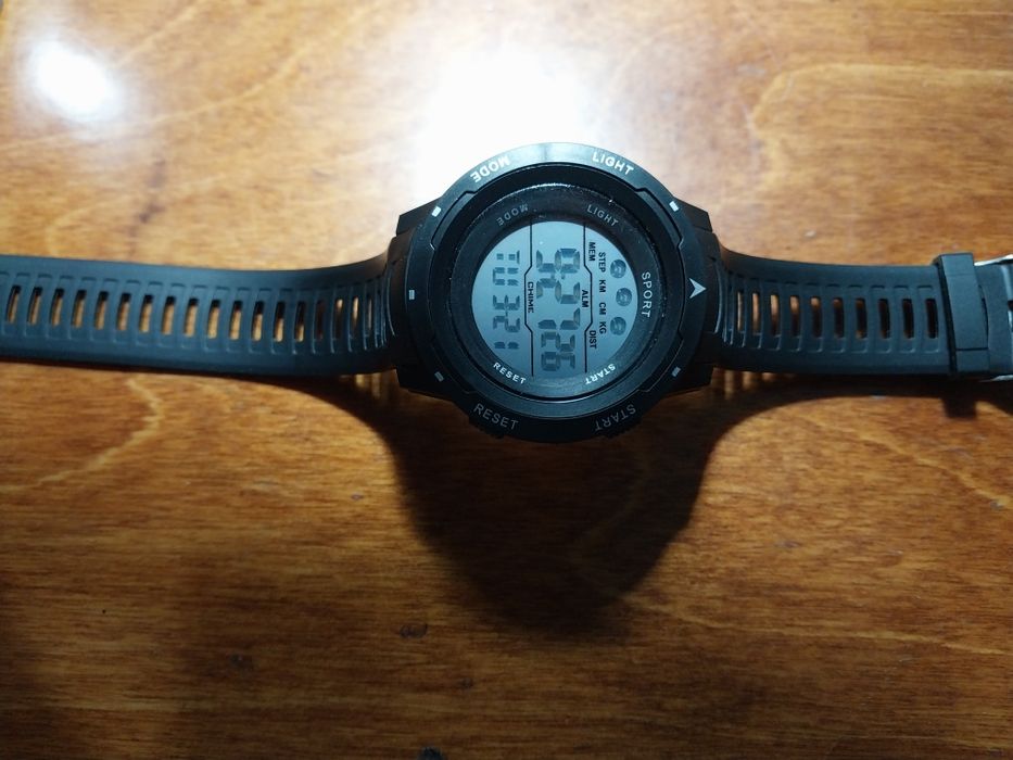 Часы электронные спортивные